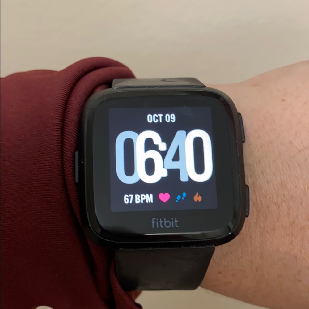 Fitbit Versa - image 1